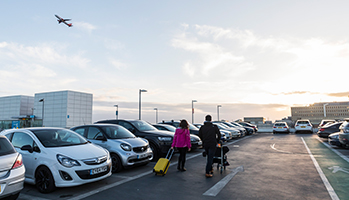 Gatwick and Heathrow cheap car parking hack that'll save you money - Surrey  Live